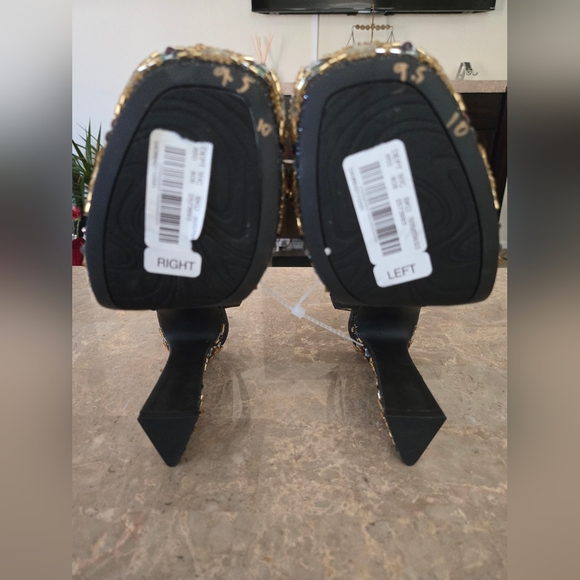 GB Gianni Bini Enchant-Ment Bead Embellished Platform Sandals. Size 9.5 - Picture 10 of 11